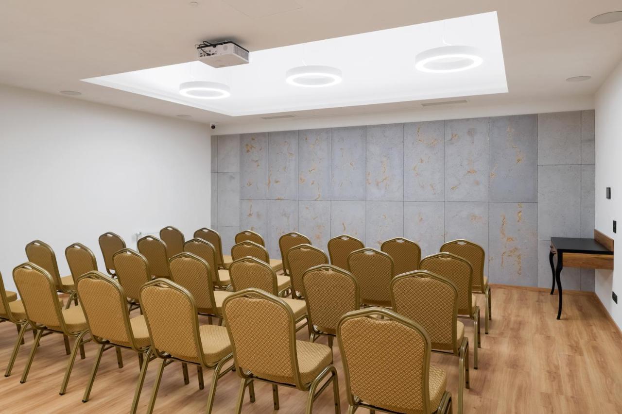 Sky Hotel Krakow Ngoại thất bức ảnh