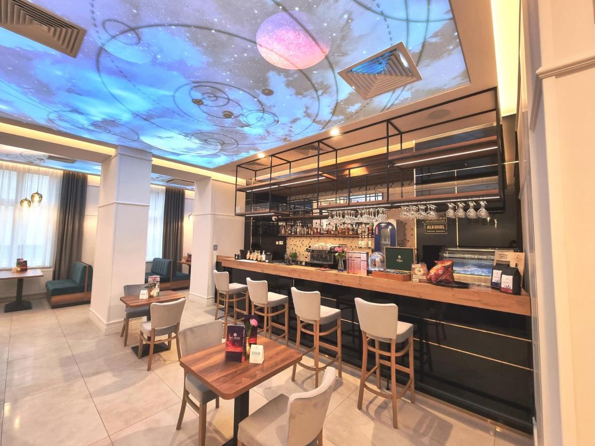 Sky Hotel Krakow Ngoại thất bức ảnh