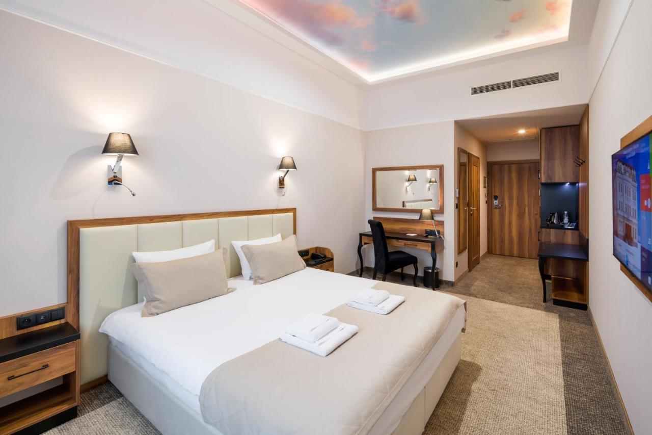 Sky Hotel Krakow Ngoại thất bức ảnh