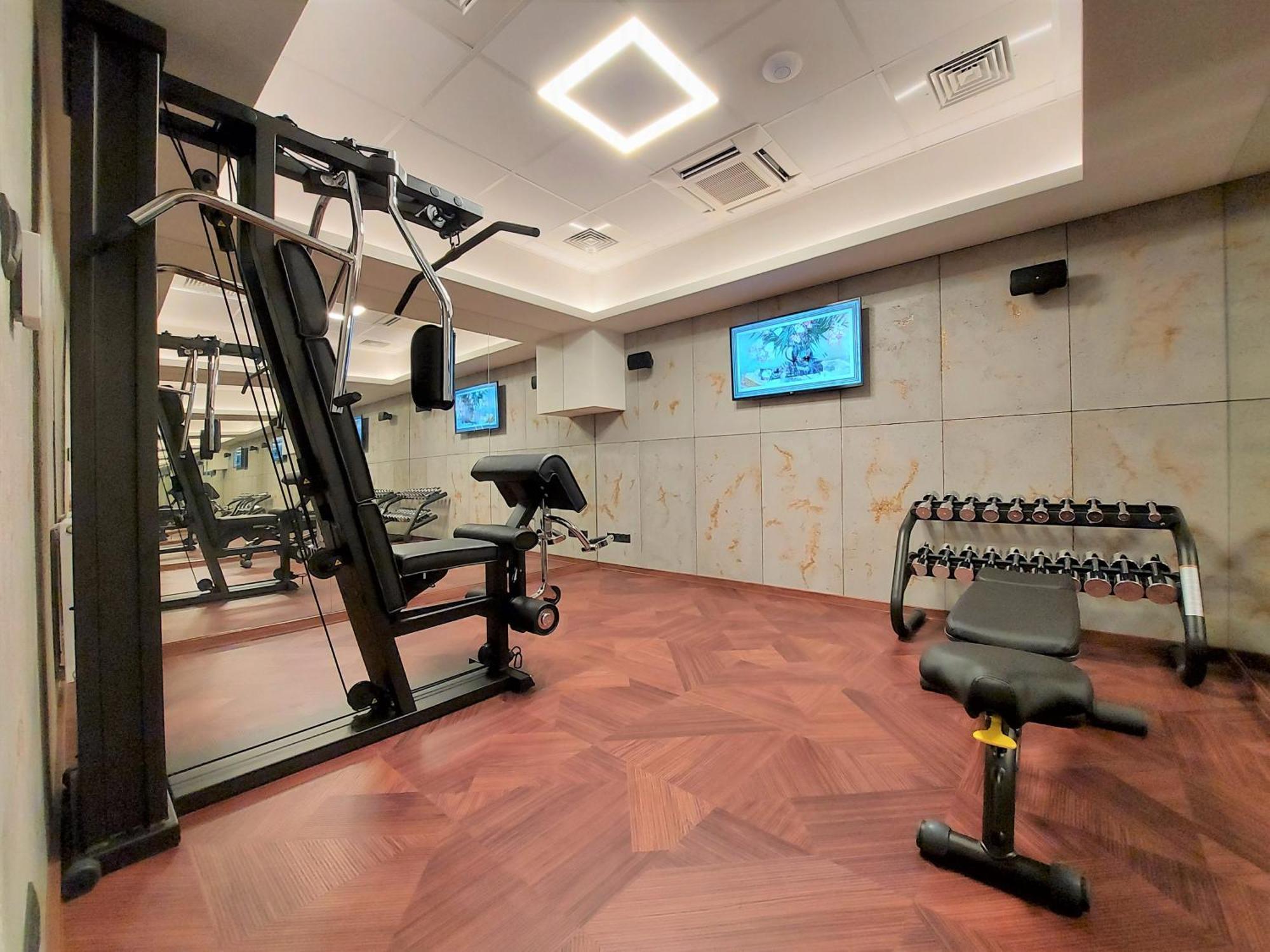 Sky Hotel Krakow Ngoại thất bức ảnh