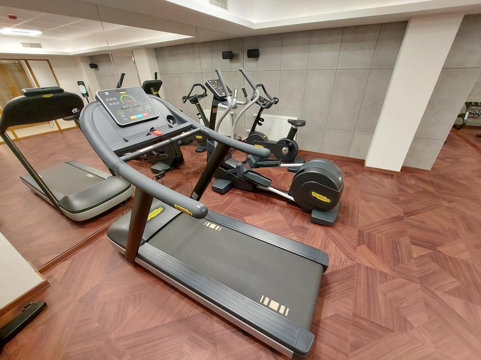 Sky Hotel Krakow Ngoại thất bức ảnh