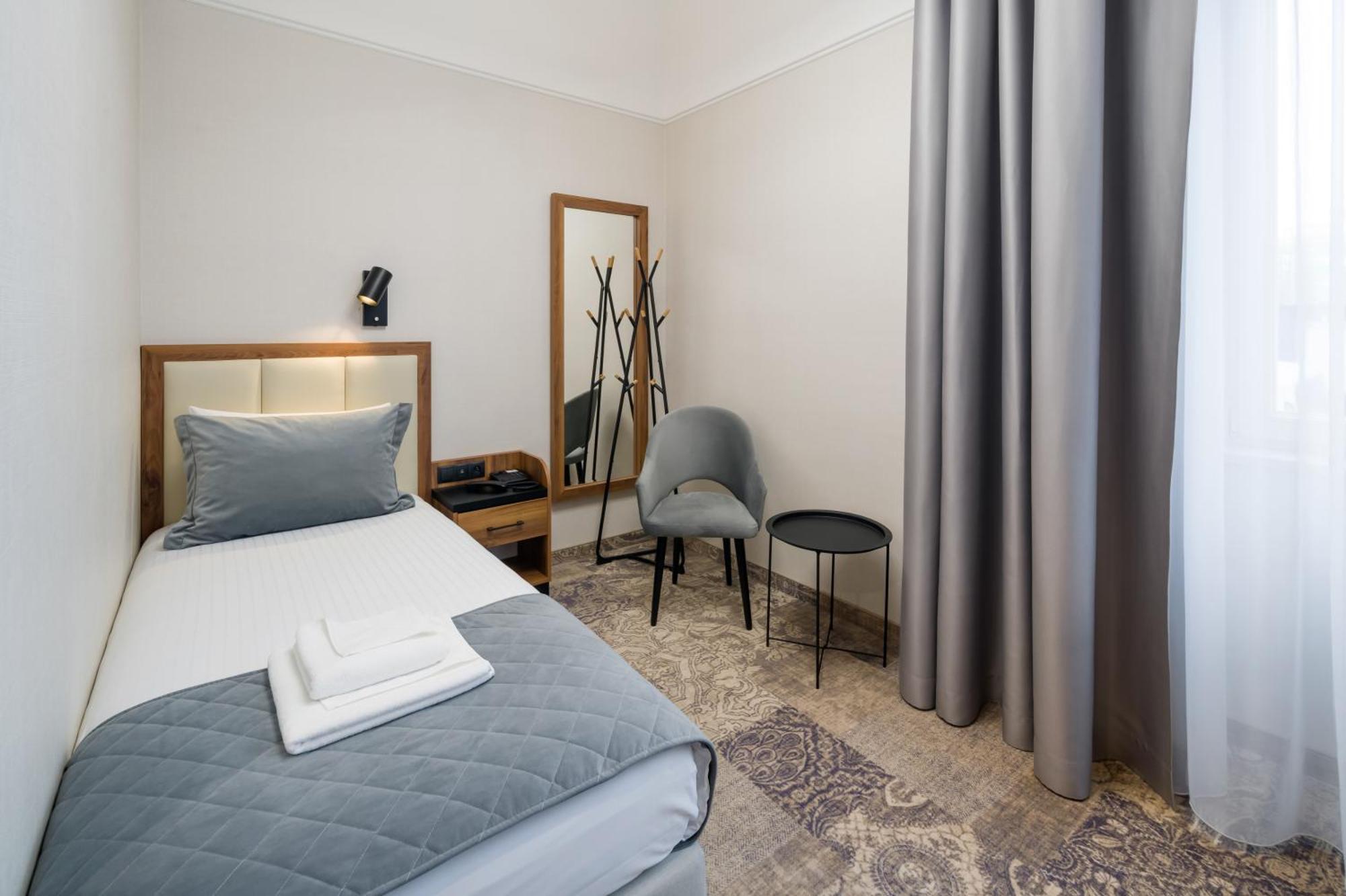 Sky Hotel Krakow Phòng bức ảnh